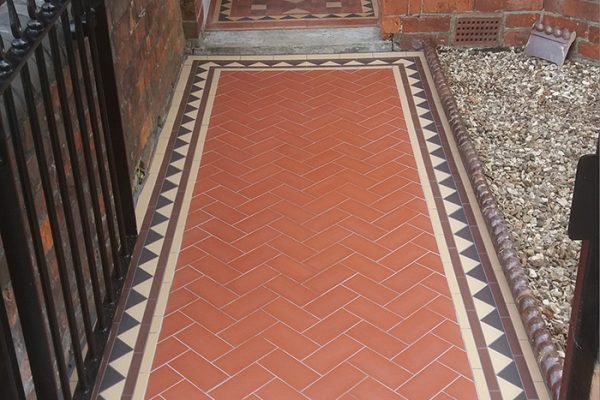 Scarborough’ in red (Herringbone) pattern along with ‘Byron’ border